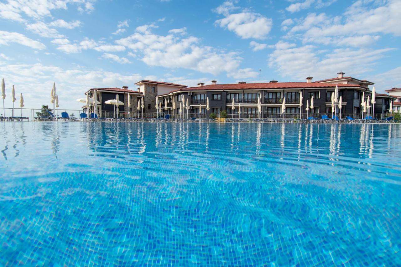 Nevis Resort & Aqua Park Slantschew brjag Exterior foto